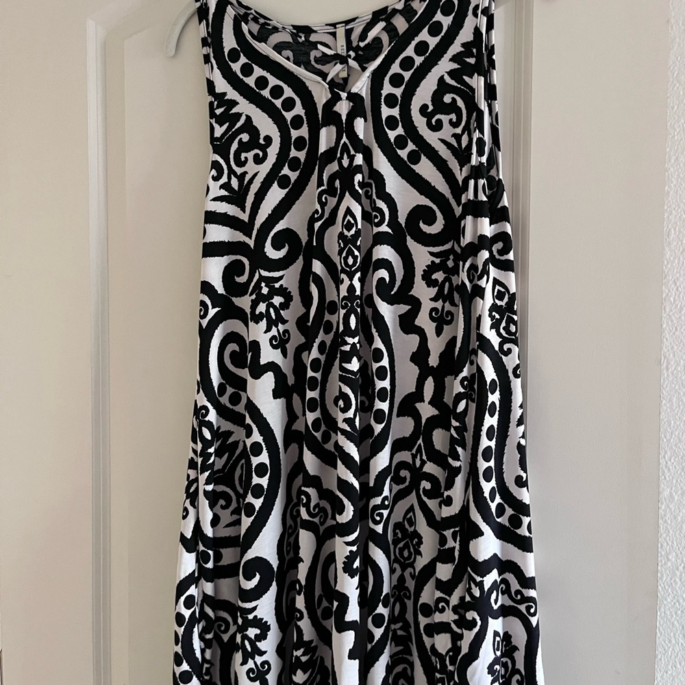 Cute shirt, super soft material. Barely warn!